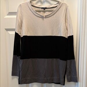 GAP Women's Tri-Tone Sweatshirt in Cream, Black, and Gray